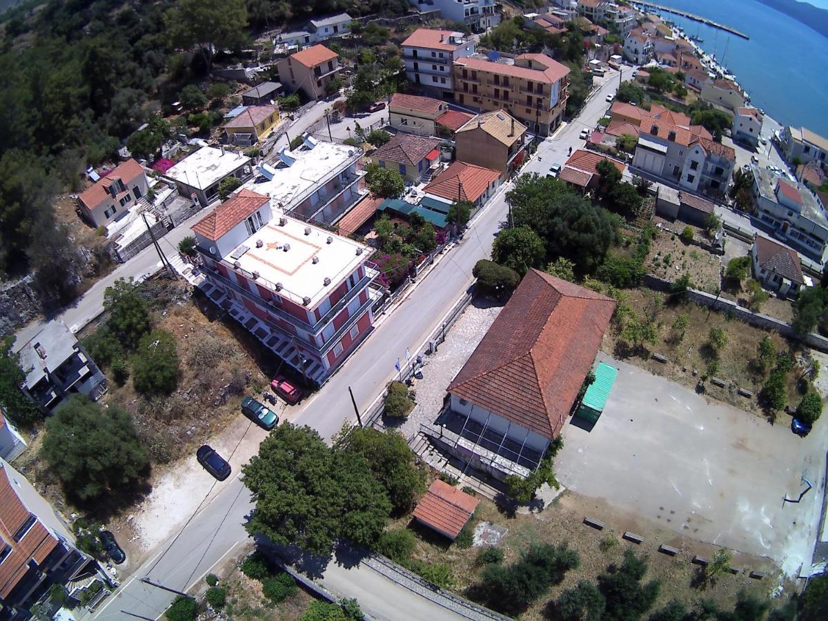 Dionisis Apartments Agia Efimia Extérieur photo
