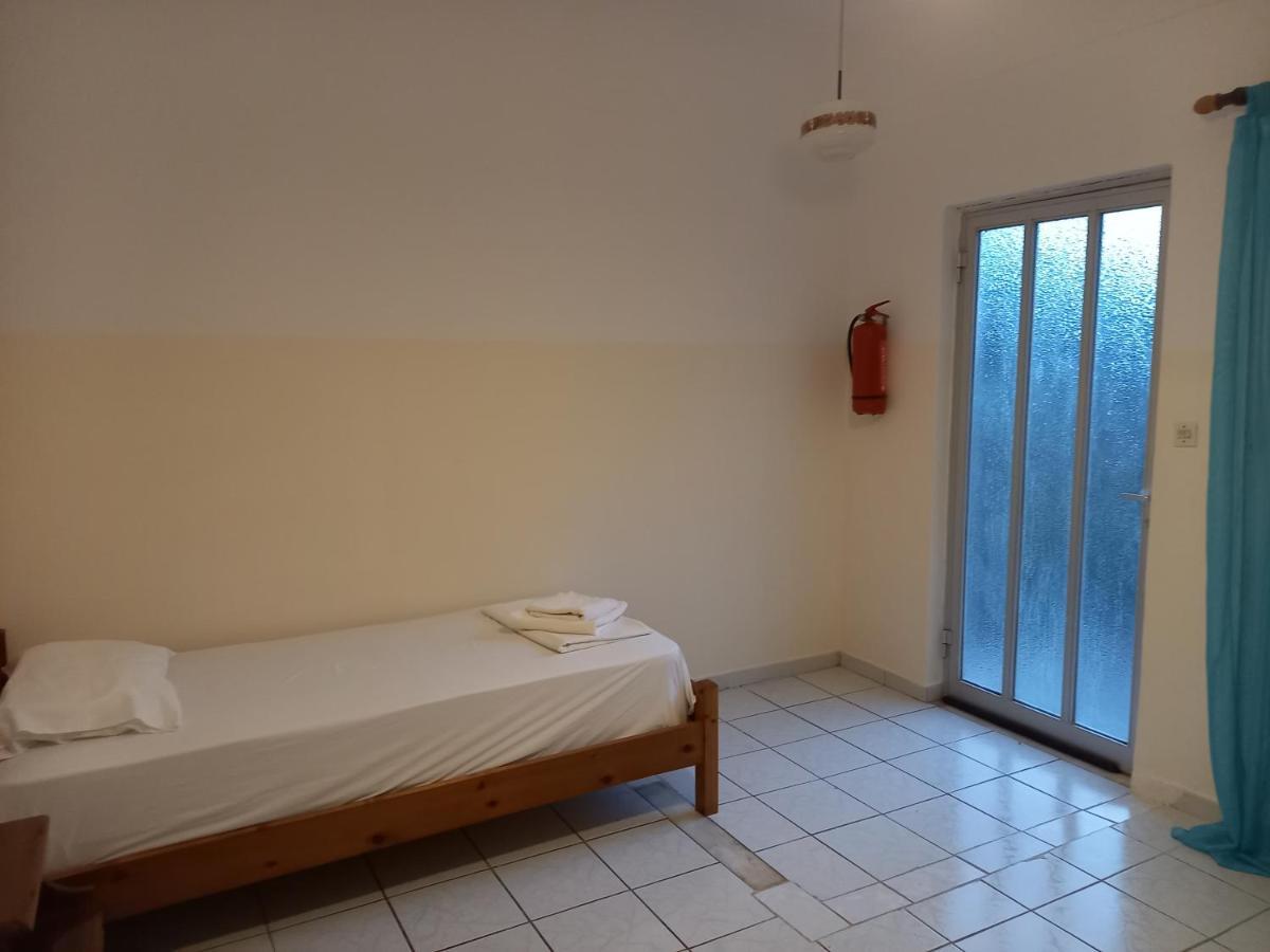 Dionisis Apartments Agia Efimia Extérieur photo