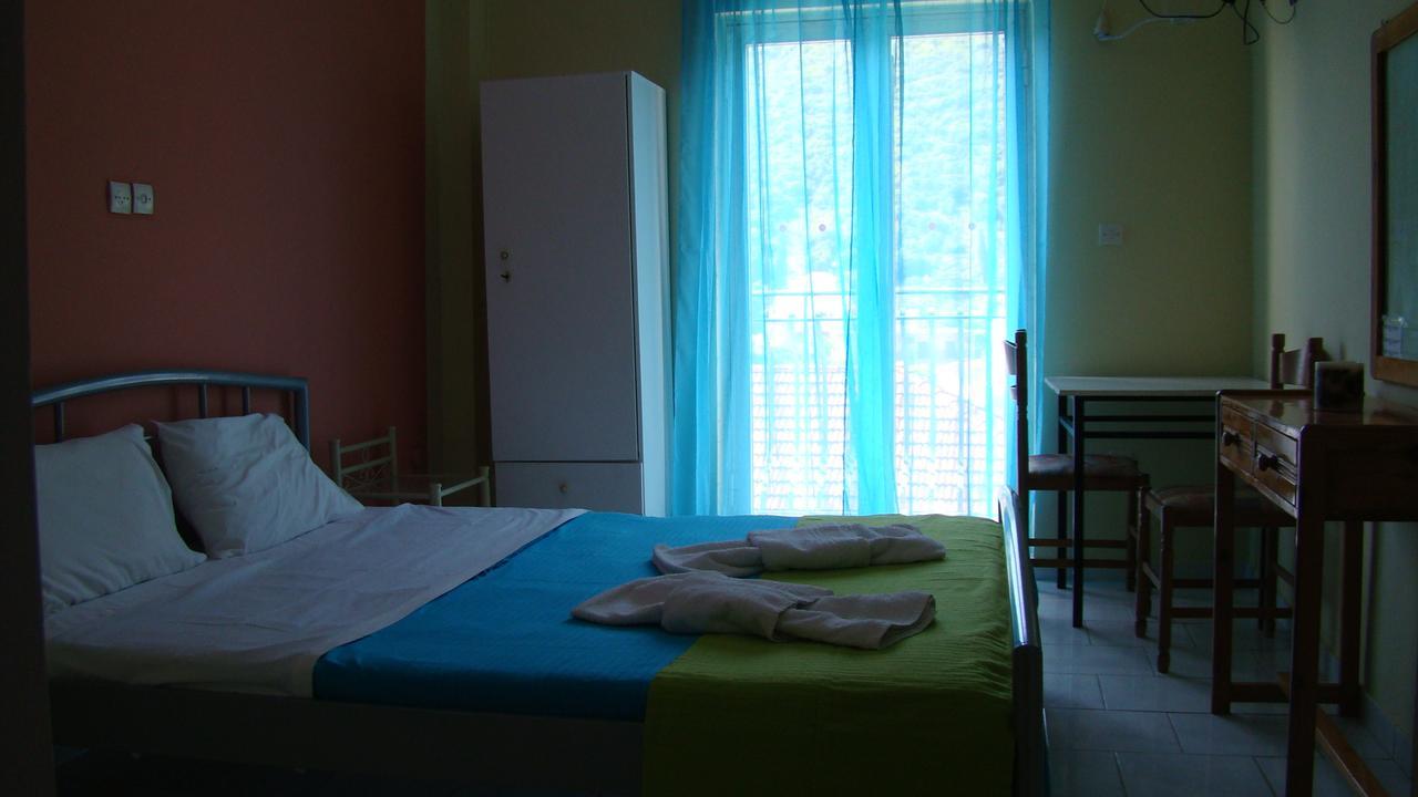 Dionisis Apartments Agia Efimia Extérieur photo