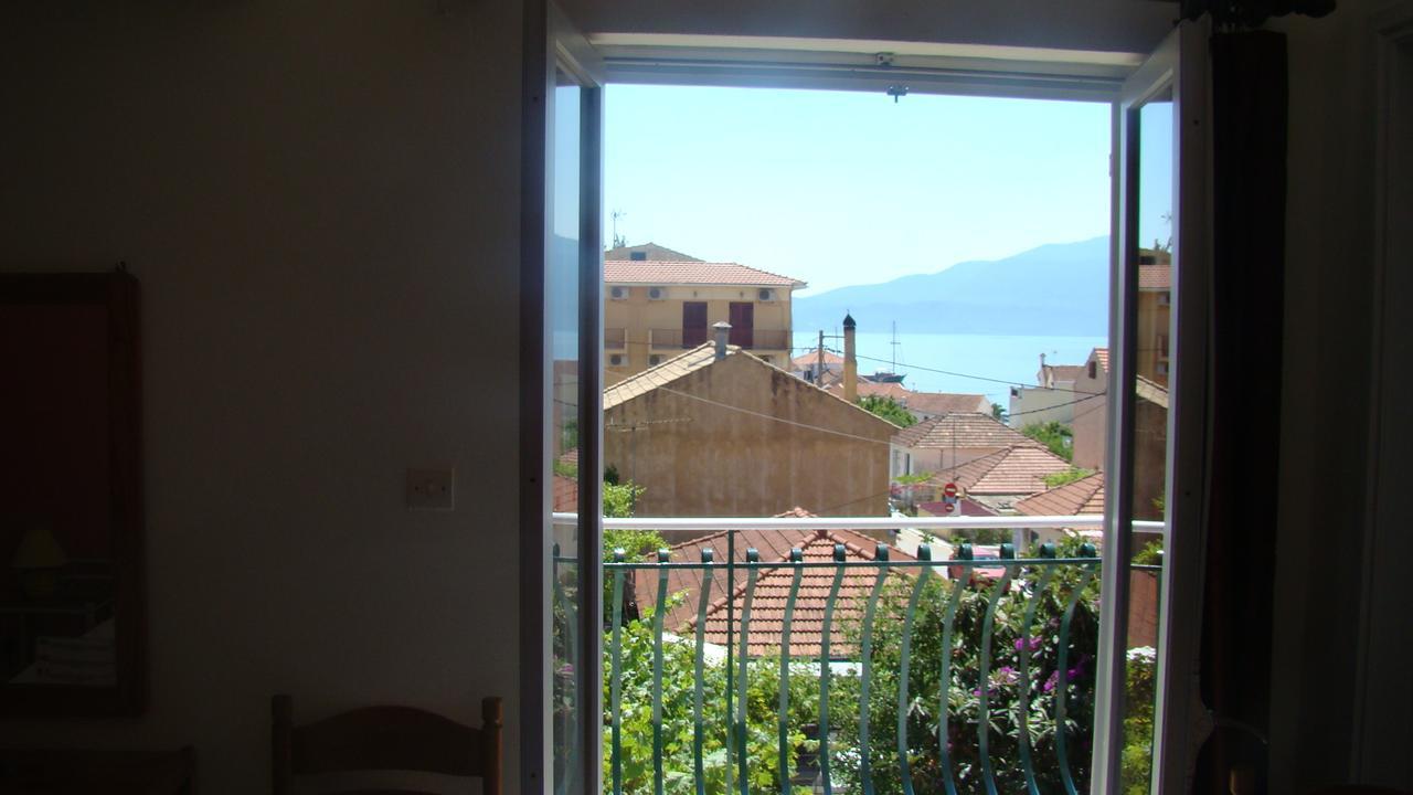 Dionisis Apartments Agia Efimia Extérieur photo